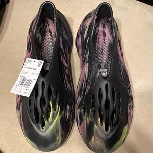 Adidas Yeezy Foam Rnnr Carbon